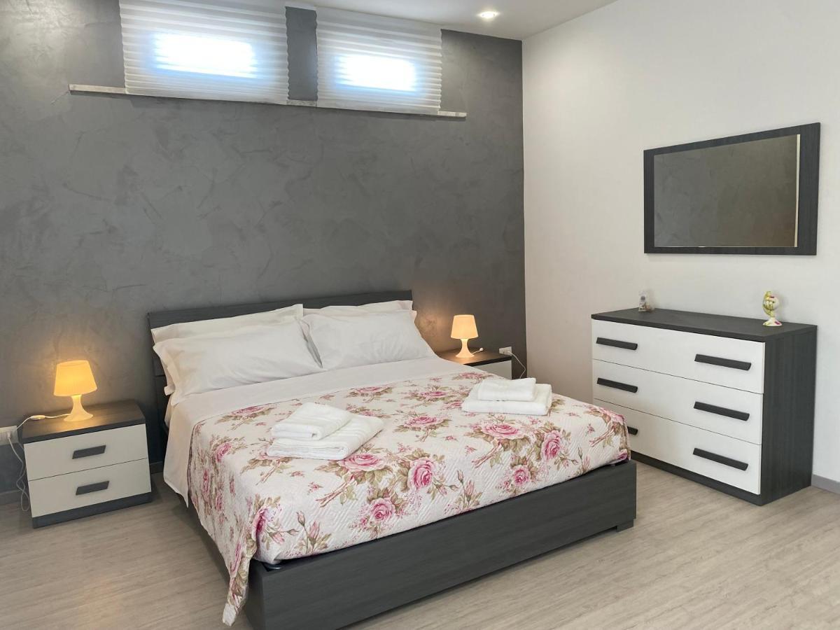 Melitta Apartment Giardini Naxos Dış mekan fotoğraf